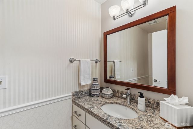 18906 SE 44th Place, Issaquah, WA 98027