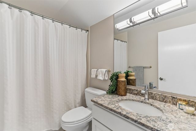 18906 SE 44th Place, Issaquah, WA 98027