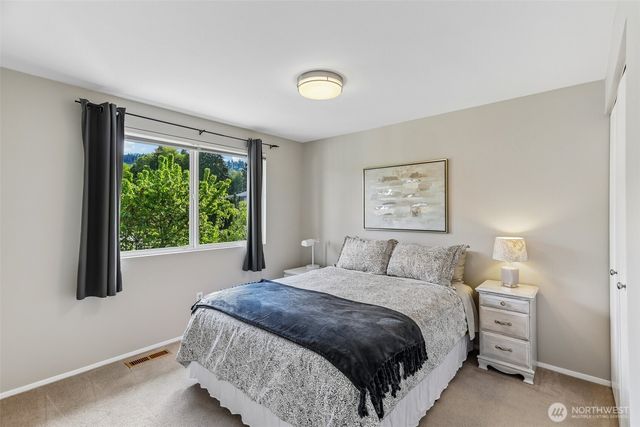 18906 SE 44th Place, Issaquah, WA 98027
