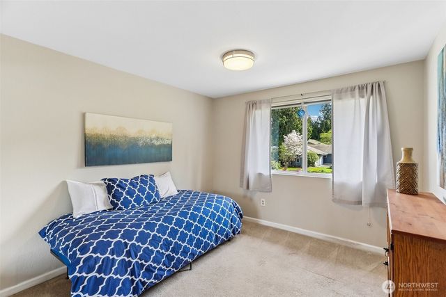 18906 SE 44th Place, Issaquah, WA 98027