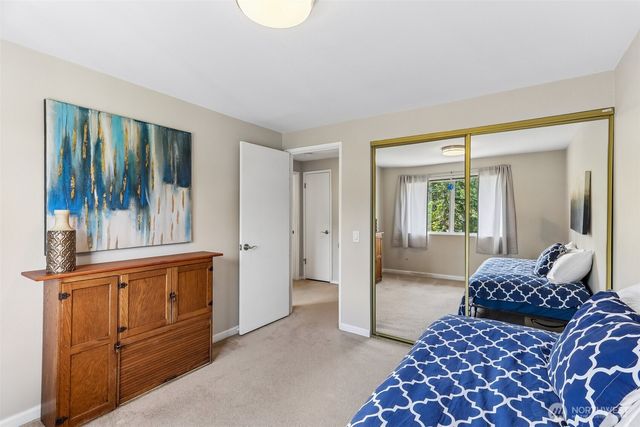 18906 SE 44th Place, Issaquah, WA 98027