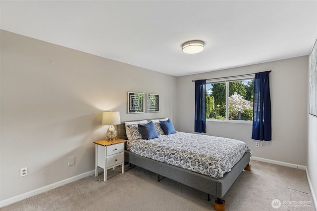 18906 SE 44th Place, Issaquah, WA 98027