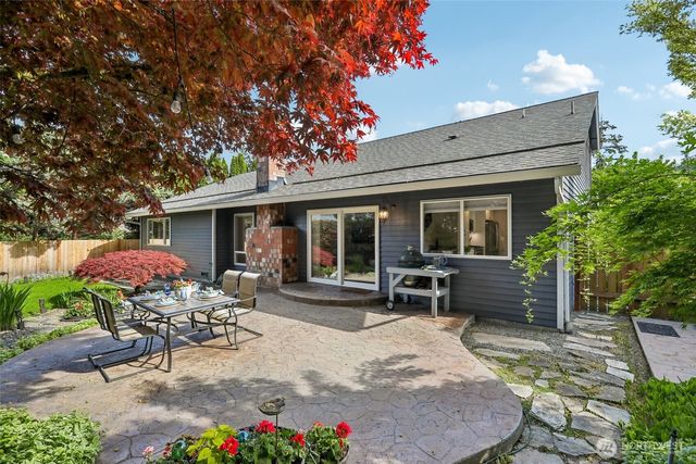 18906 SE 44th Place, Issaquah, WA 98027