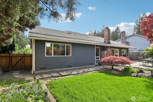 18906 SE 44th Place, Issaquah, WA 98027