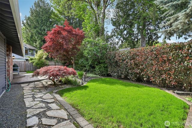 18906 SE 44th Place, Issaquah, WA 98027