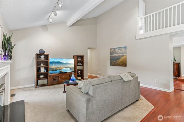18906 SE 44th Place, Issaquah, WA 98027
