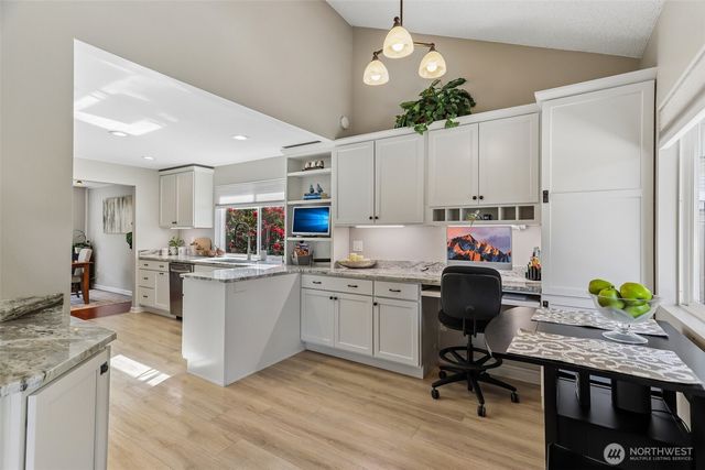 18906 SE 44th Place, Issaquah, WA 98027