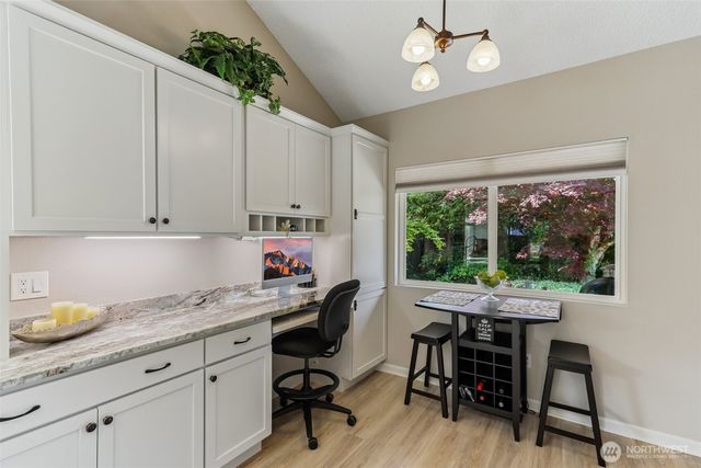 18906 SE 44th Place, Issaquah, WA 98027