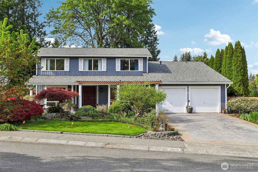18906 SE 44th Place, Issaquah, WA 98027