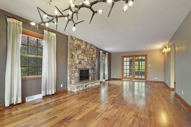 8715 108th AVENUE, Pleasant Prairie, WI 53158