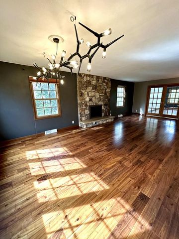8715 108th AVENUE, Pleasant Prairie, WI 53158