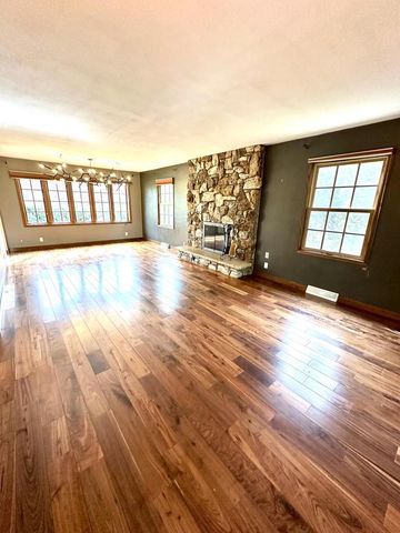 8715 108th AVENUE, Pleasant Prairie, WI 53158