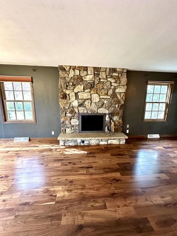 8715 108th AVENUE, Pleasant Prairie, WI 53158