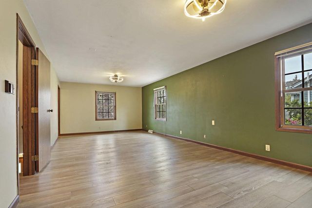 8715 108th AVENUE, Pleasant Prairie, WI 53158