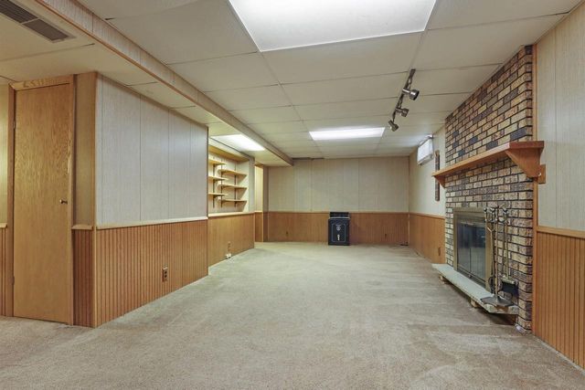 8715 108th AVENUE, Pleasant Prairie, WI 53158