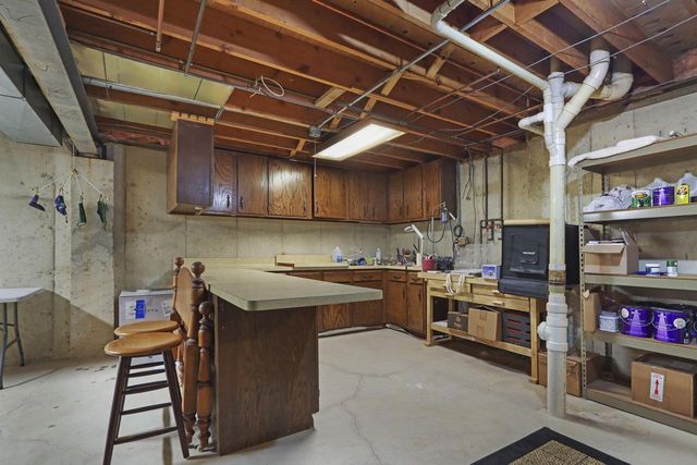 8715 108th AVENUE, Pleasant Prairie, WI 53158