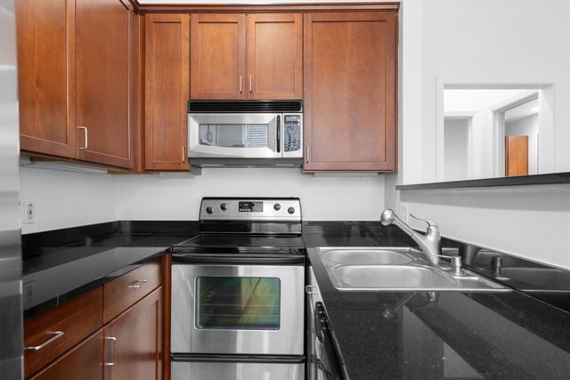 4031 Holland Avenue B, Dallas, TX 75219