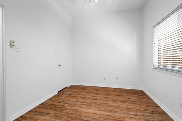 4031 Holland Avenue B, Dallas, TX 75219