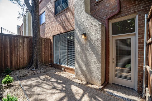 4031 Holland Avenue B, Dallas, TX 75219