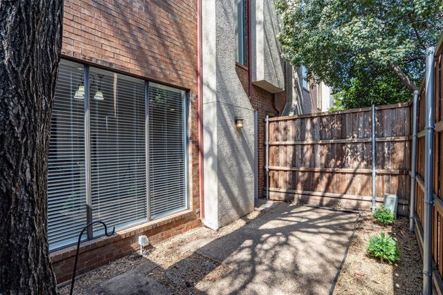 4031 Holland Avenue B, Dallas, TX 75219