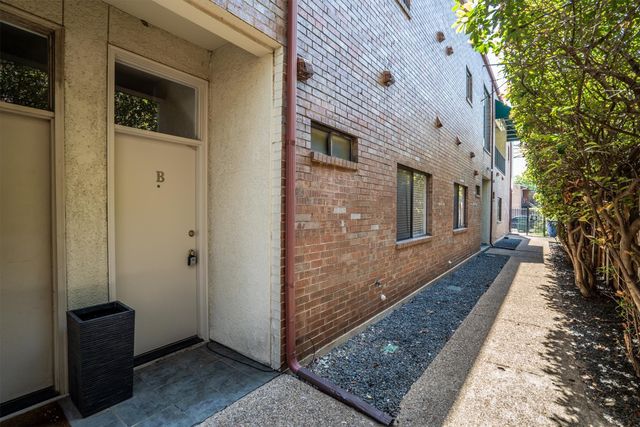 4031 Holland Avenue B, Dallas, TX 75219