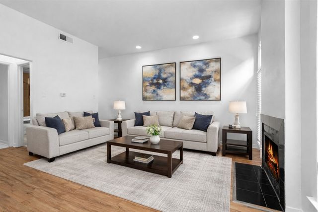 4031 Holland Avenue B, Dallas, TX 75219