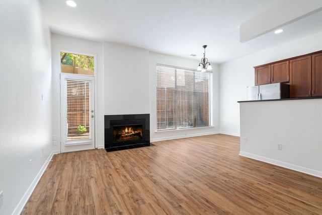 4031 Holland Avenue B, Dallas, TX 75219