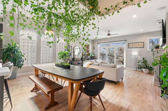 817 N Winchester Avenue 3, Chicago, IL 60622