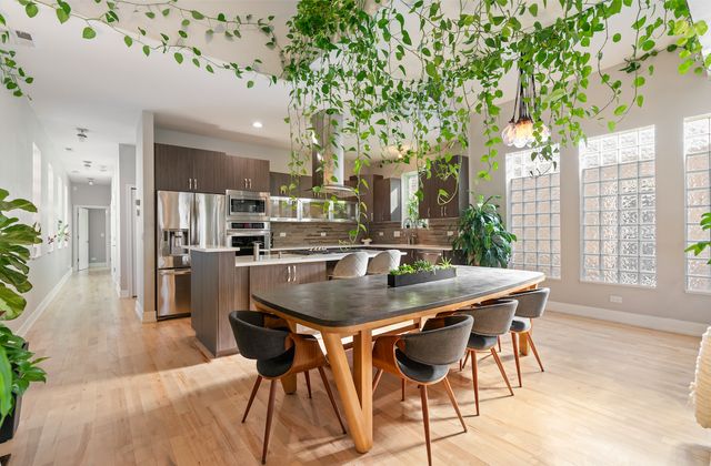 817 N Winchester Avenue 3, Chicago, IL 60622