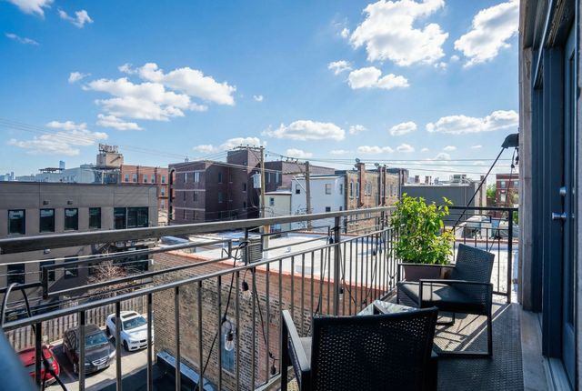 817 N Winchester Avenue 3, Chicago, IL 60622