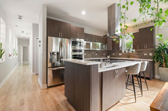 817 N Winchester Avenue 3, Chicago, IL 60622