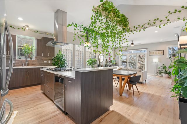 817 N Winchester Avenue 3, Chicago, IL 60622