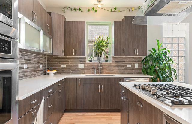 817 N Winchester Avenue 3, Chicago, IL 60622