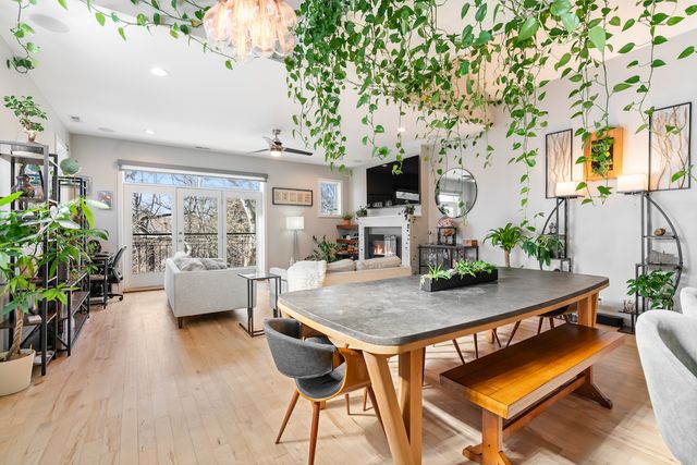 817 N Winchester Avenue 3, Chicago, IL 60622