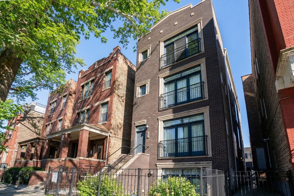 817 N Winchester Avenue 3, Chicago, IL 60622