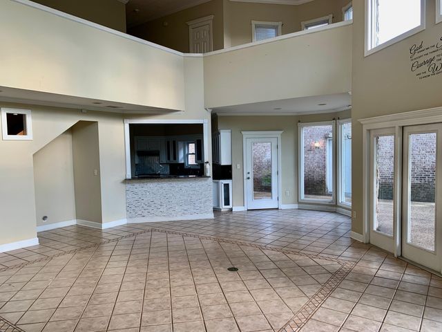 85 BRIDGEWATER Dr., Hattiesburg, MS 39402