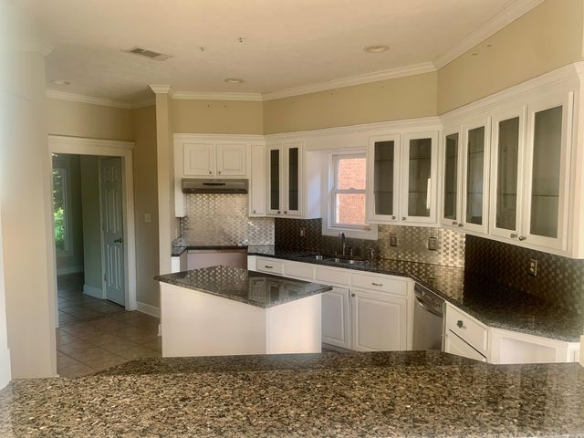 85 BRIDGEWATER Dr., Hattiesburg, MS 39402