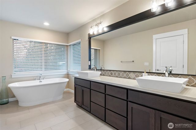 5627 145th Street Ct E, Puyallup, WA 98375