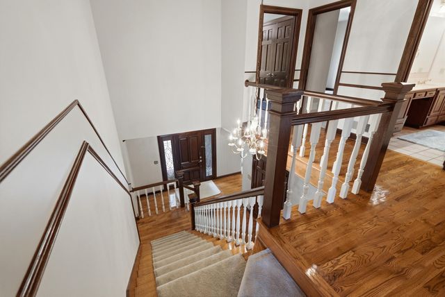 1009 LAKE POINT LN, Columbia, MO 65203