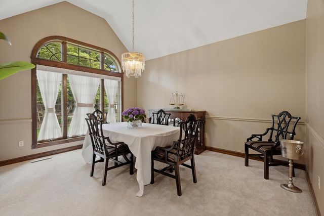 1009 LAKE POINT LN, Columbia, MO 65203