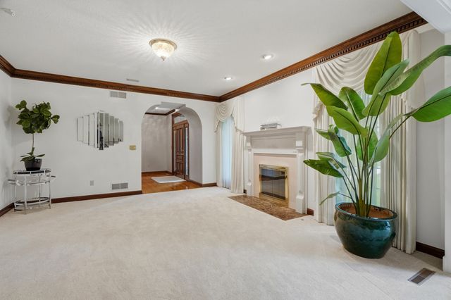 1009 LAKE POINT LN, Columbia, MO 65203