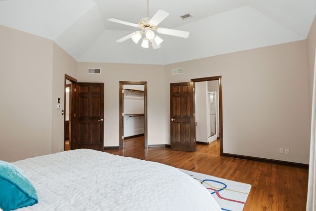1009 LAKE POINT LN, Columbia, MO 65203
