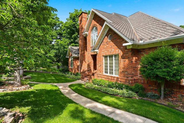 1009 LAKE POINT LN, Columbia, MO 65203