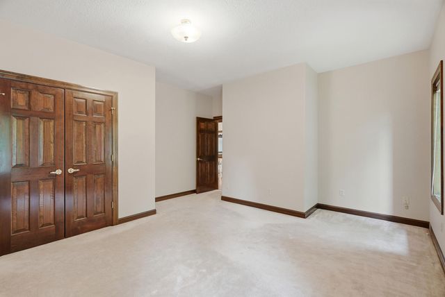 1009 LAKE POINT LN, Columbia, MO 65203