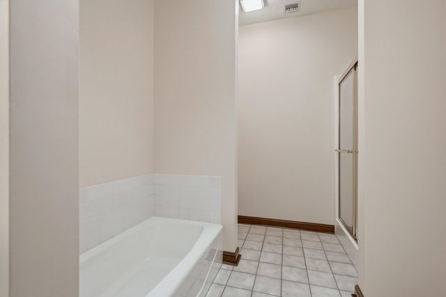 1009 LAKE POINT LN, Columbia, MO 65203