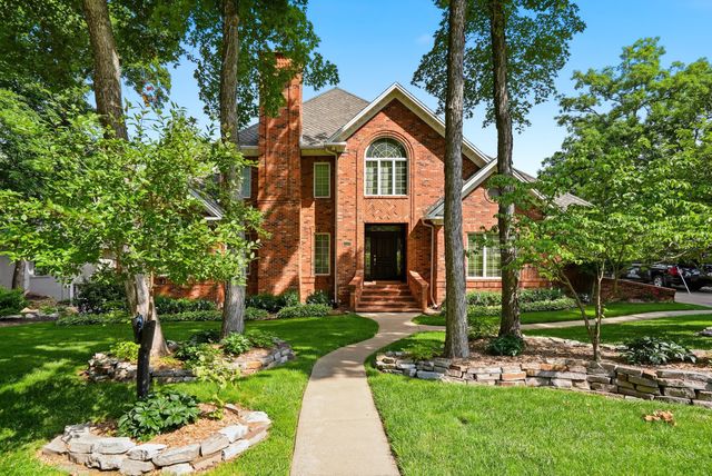 1009 LAKE POINT LN, Columbia, MO 65203