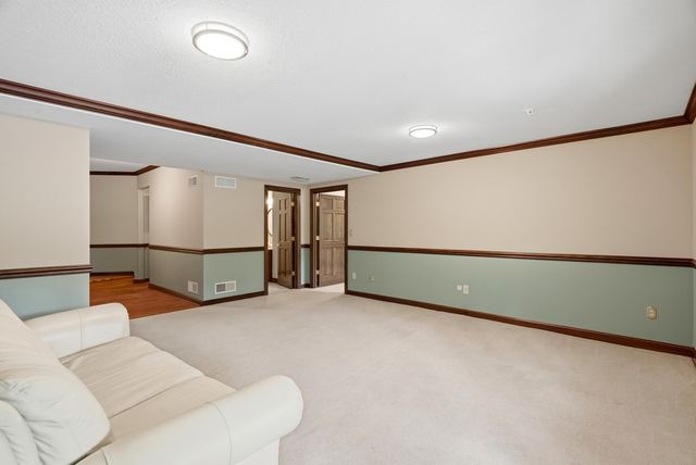 1009 LAKE POINT LN, Columbia, MO 65203