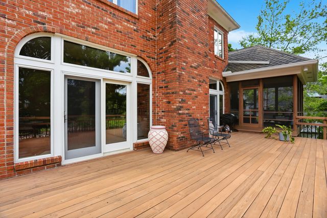 1009 LAKE POINT LN, Columbia, MO 65203