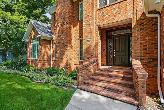 1009 LAKE POINT LN, Columbia, MO 65203