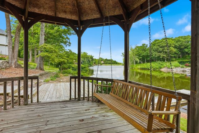 1009 LAKE POINT LN, Columbia, MO 65203